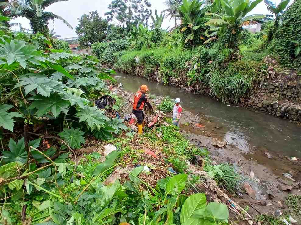 TRC-PB BPBD Bandar Lampung Turun Tangan Atasi Pendangkalan Sungai