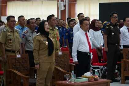 Teken MoU, Pemkot dan Kejari Bandar Lampung Perkuat Sinergi Hukum Kerja sama ini bertujuan mendukung program prioritas nasional (Asta Cita), khususnya dalam penguatan reformasi hukum dan birokrasi, serta pencegahan korupsi dan narkoba. Selain itu, sinergi ini juga difokuskan pada pengamanan aset daerah, optimalisasi pendapatan daerah, serta pemberian bantuan hukum guna menunjang tata kelola pemerintahan yang tertib, bersih, dan taat hukum. Pemerintah Kota Bandar Lampung menyampaikan apresiasi kepada Kejaksaan Negeri Bandar Lampung atas terjalinnya kerja sama ini, yang diharapkan dapat memperkuat pelaksanaan tugas pemerintahan dan meningkatkan kualitas pelayanan publik kepada masyarakat. Melalui kerja sama ini, diharapkan sinergitas antar lembaga semakin kuat dalam mendukung pembangunan dan pelayanan di Kota Bandar Lampung.