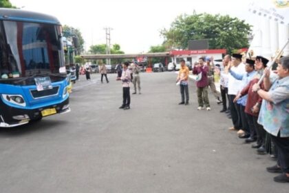 Santri Bandar Lampung Dilepas ke Ajang Musabaqah Kutubut Turats