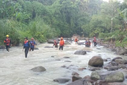 BPBD dan Tim Gabungan Cari Dua Korban Hanyut di Teluk Betung Barat