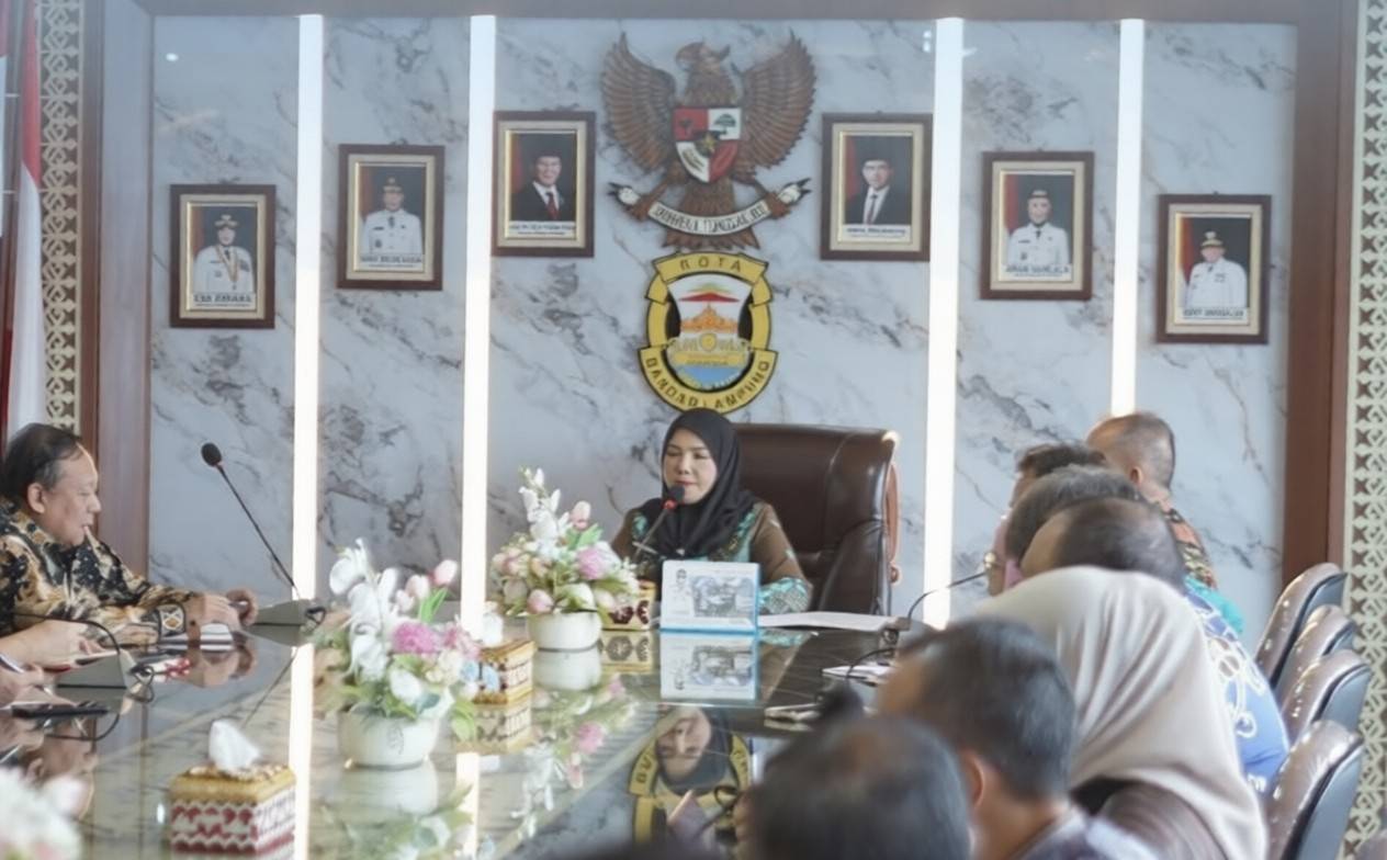 Pimpin Rapat Koordinasi, Eva Dwiana Tekankan Sinergi OPD dan Camat