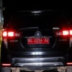 Mobil Plat Merah Diduga Asal Pesisir Barat Viral Nganar di Tanggamus