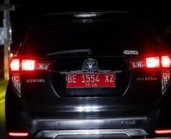 Mobil Plat Merah Diduga Asal Pesisir Barat Viral Nganar di Tanggamus